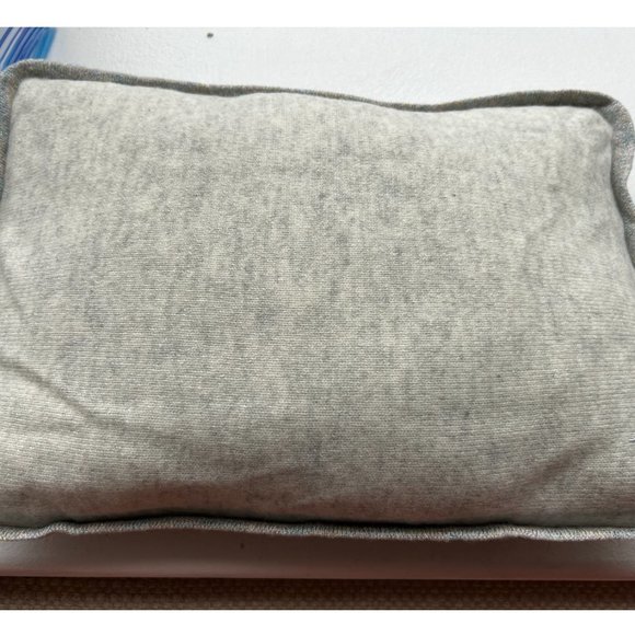 Morgan Lane 100% Cashmere travel pillow - Picture 4 of 10